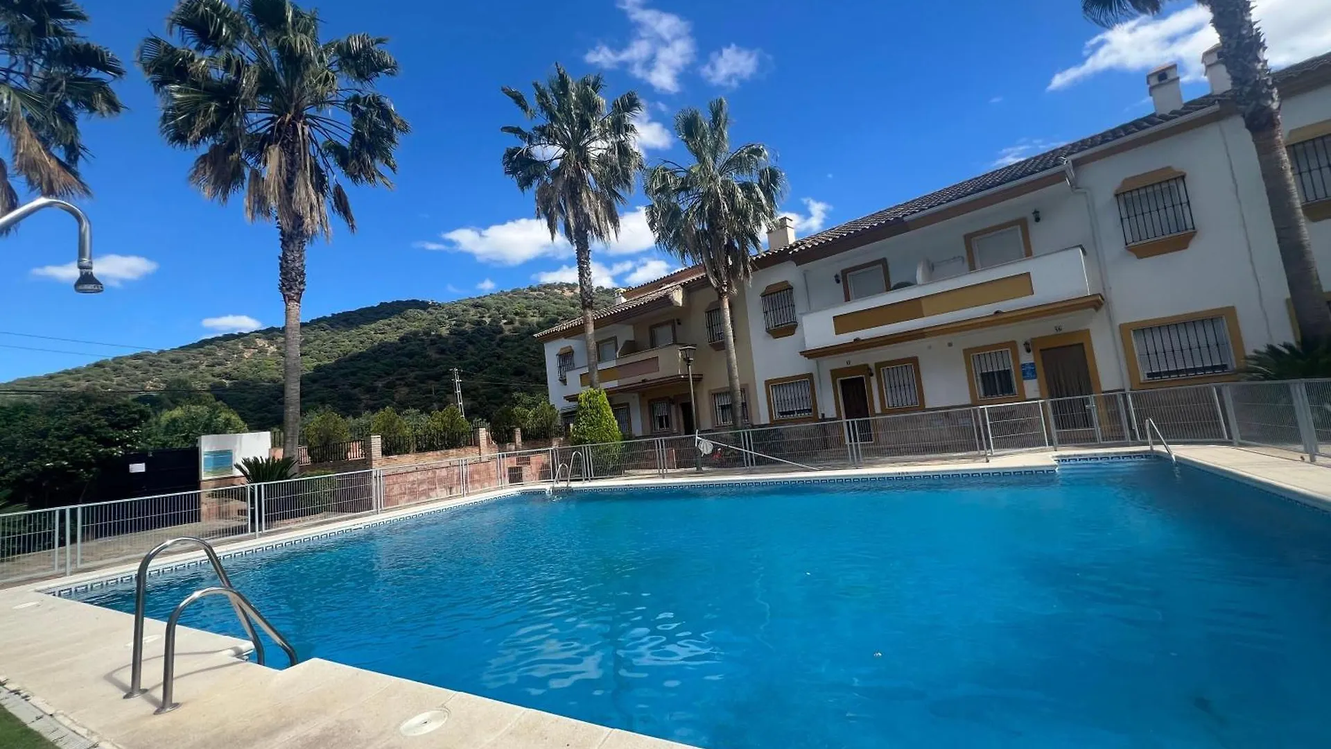 Casa Rural Las Rosas De Benaoján Apartmán